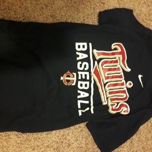 Twins tee